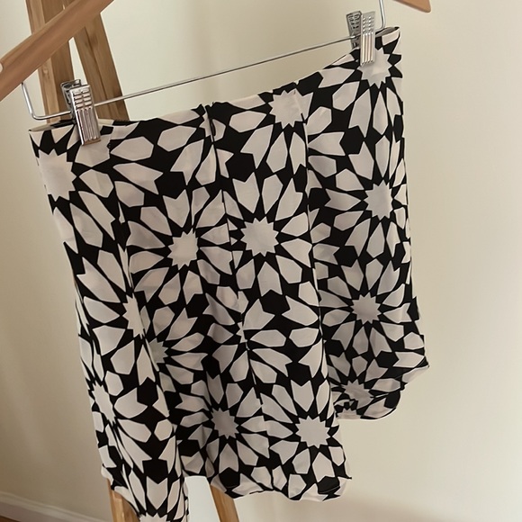 Reformation Naomi Skirt - Picture 3 of 8